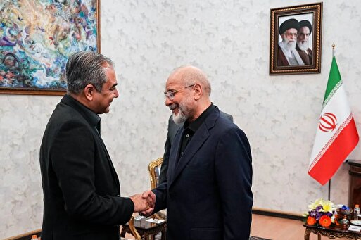 سفیر ایران در پاکستان: قدردان اقدام دولت پاکستان در پیگیری آزادی ۲۰ ملوان ایرانی هستم/ این ملوانان پس از تلاش‌های دیپلماتیک، از سنگاپور به اسلام‌آباد منتقل شدند و چند ساعت پیش به ایران بازگشتند