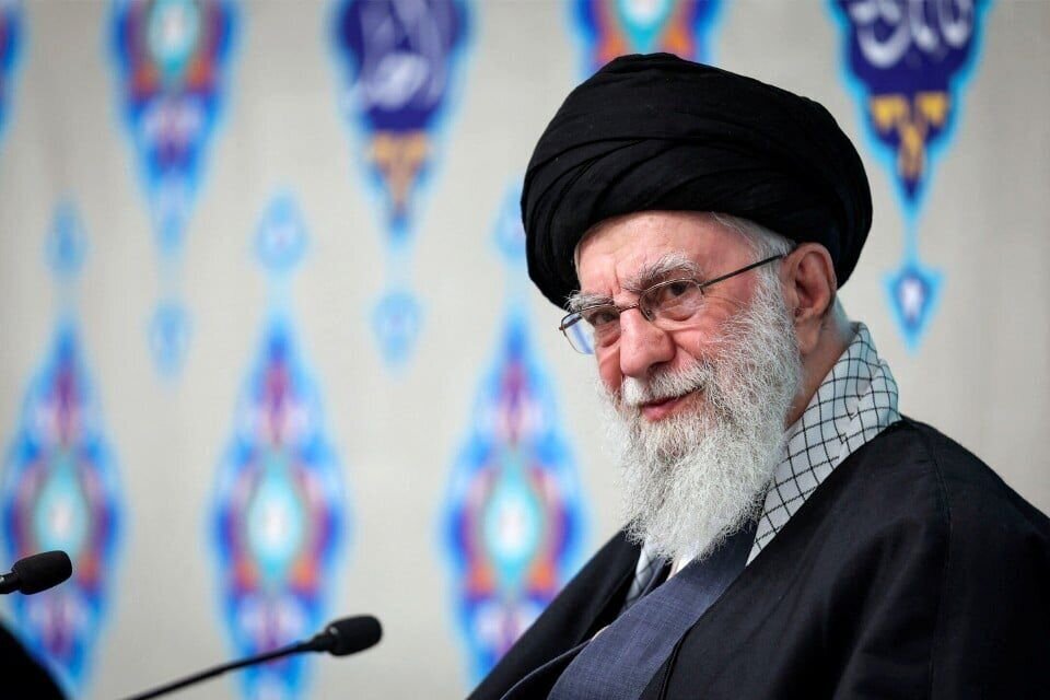جدیدترین تصاویر از لاشه هواپیمای سرنگون شده آمریکایی در یمن + عکس