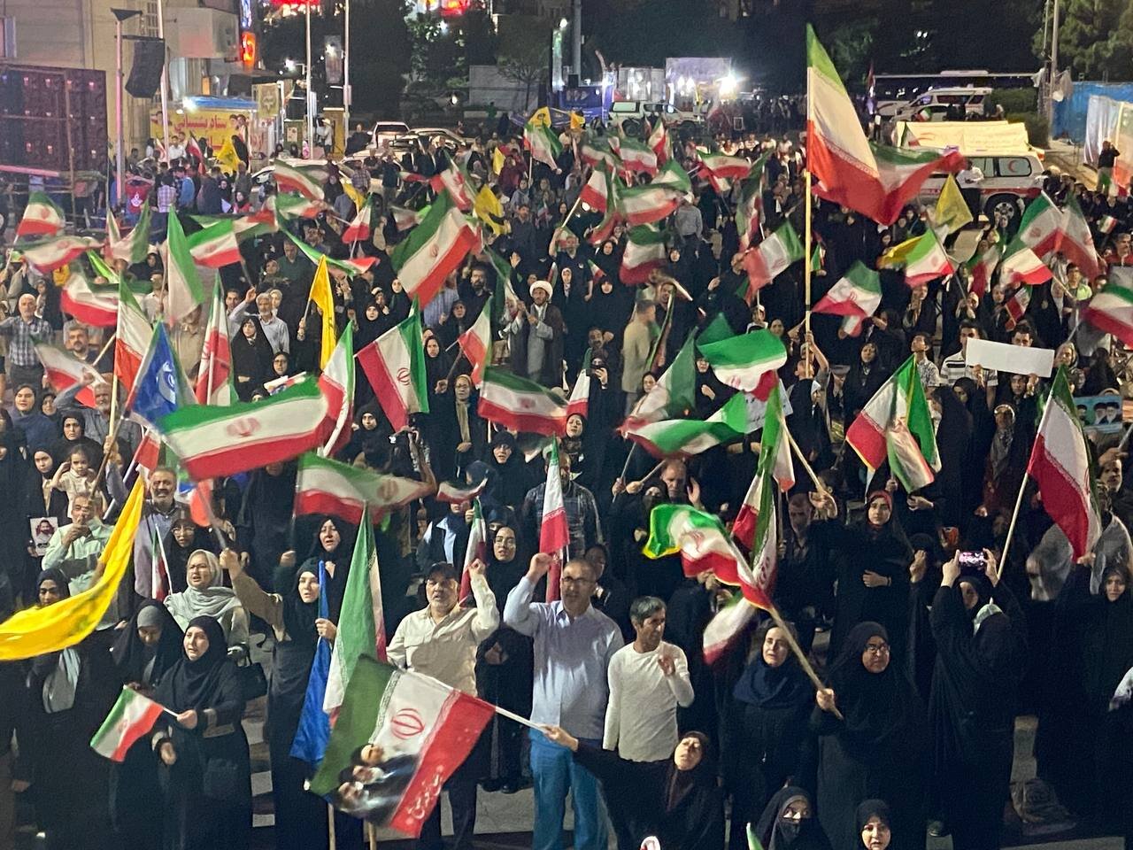 تجلیل از خانواده‌های شهدا و ایثارگران در مشهد