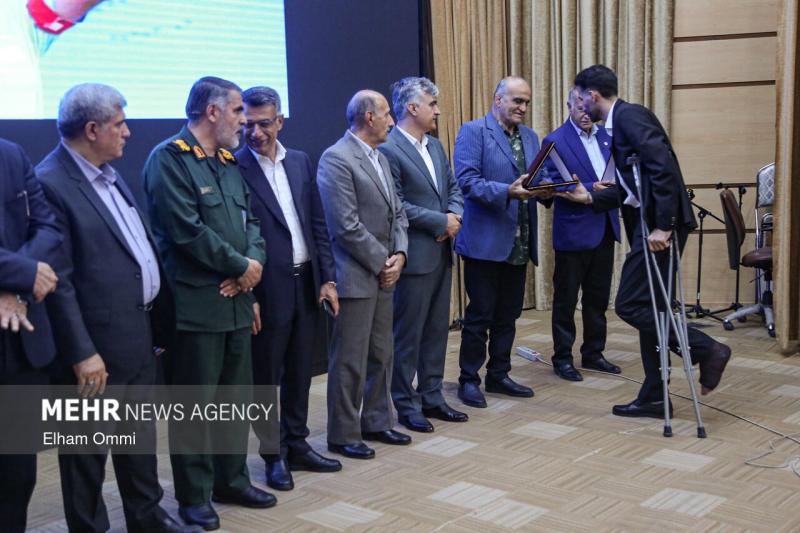 تجلیل از مدال‌آوران، داوران و قهرمانان ورزش کردستان